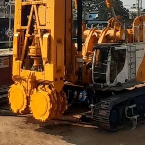 Frezarka do wykopów BAUER BC 32